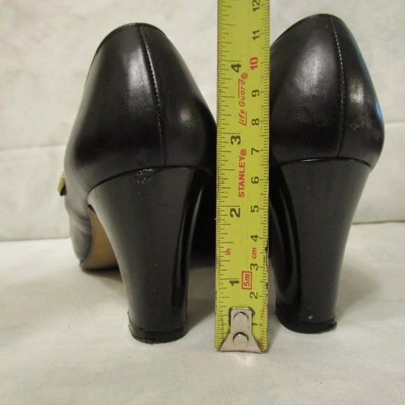 Yoshinoya Heels - Picture 6 of 7